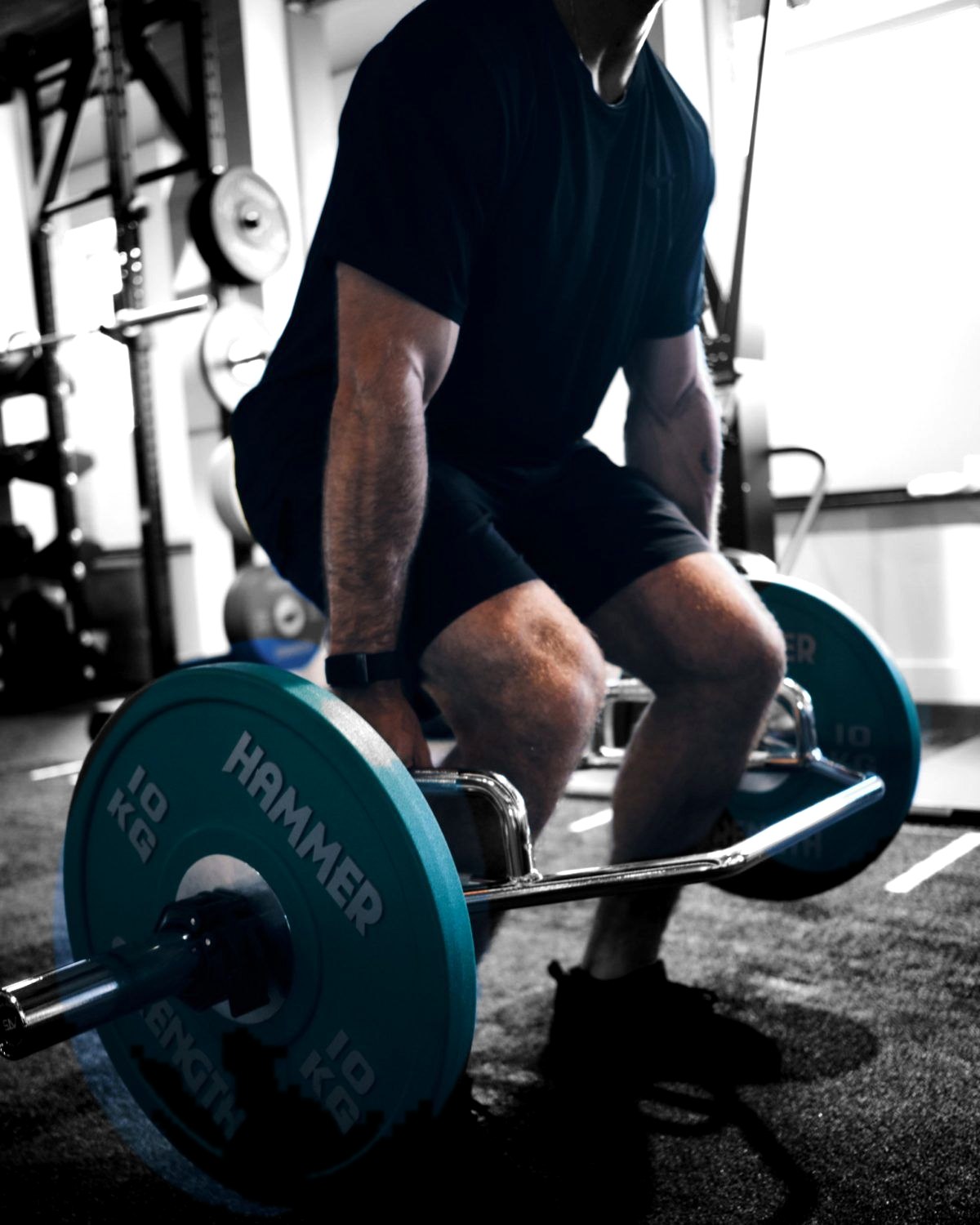 Siebe setting up a heavy trap bar lift
